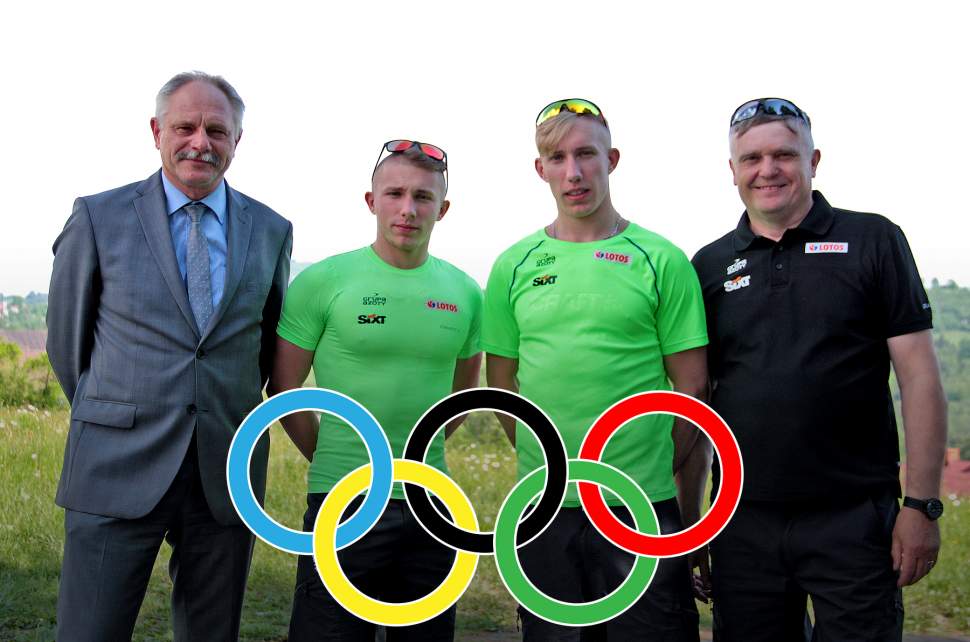 Od lewej: Jarosław Hulawy, Dominik Bury, Kamil Bury, Tadeusz Krężelok - członek sztabu szkoleniowego kadry PZN