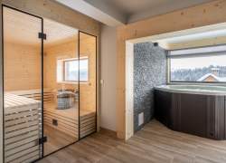 Strefa SPA - na wprost jacuzzi, a po lewej sauna
