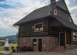 Drewniany domek widok zewnętrzny