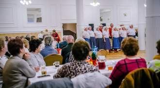 Uczestnicy Świątecznego Spotkania dla Seniorów w Koniakowie fot. M.Kuźma