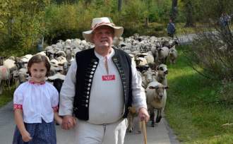 Henryk Kukuczka z wnuczką Gabrysią