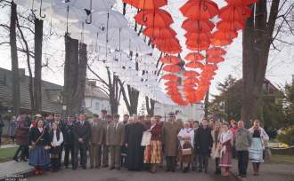 Zdjęcie grupowe uczestników obchodu święta.