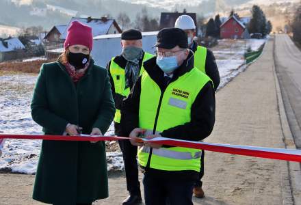 Oddanie do użytku chodnika na Beskidzie