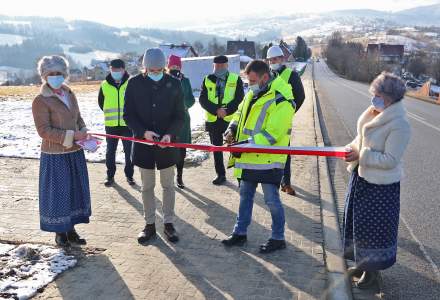 Oddanie do użytku chodnika na Beskidzie