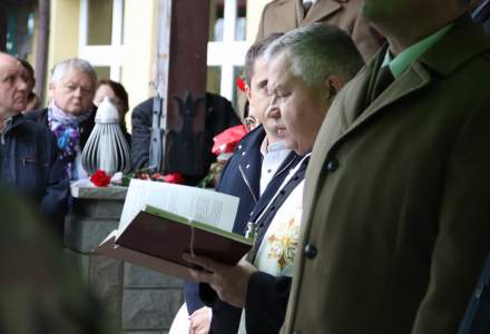 Uroczystość odsłonięcia tablicy kpt. Ignacego Gazurka