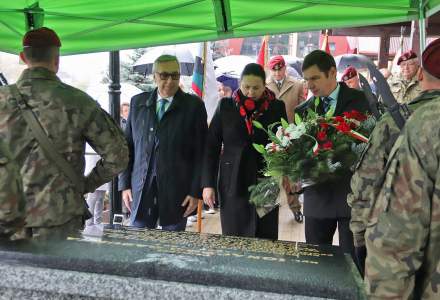 Uroczystość odsłonięcia tablicy kpt. Ignacego Gazurka