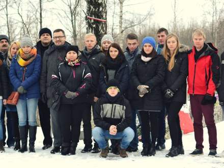 Członkowie zespołu na miejscu katastrofy w Smoleńsku