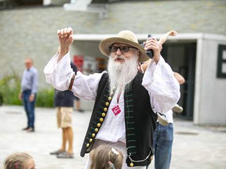 Józef Broda opowiada dzieciom, f. Małopolskie Centrum Kultury Sokół