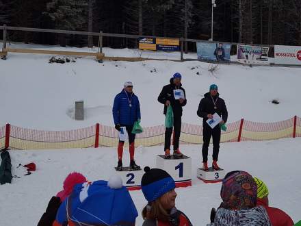 Jan Łacek na najwyższym stopniu podium (źródło: facebook)