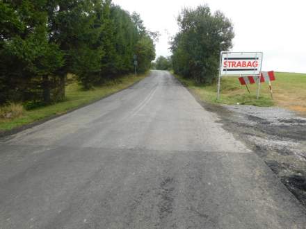 początek budowy chodnika i remontu nawierzchni - odcinek II