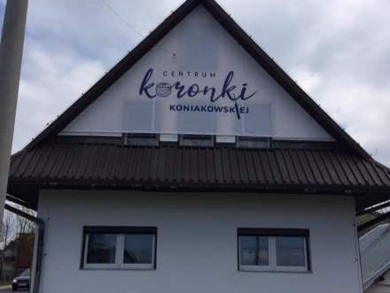 wnętrze Centrum Koronki Koniakowskiej