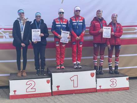 Sztafeta młodziczek NKS Trójwieś Beskidzka (3 miejsce)