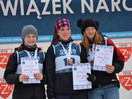 Ewa Gazur (w środku) i Karolina Kohutova (z lewej) (foto: Anna Karczewska/PZN)