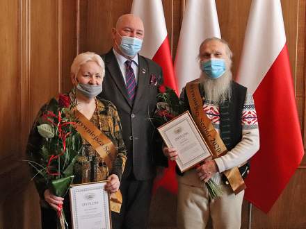 Laureaci w towarzystwie Wicewojewody śląskiego Jerzego Chrząszcza