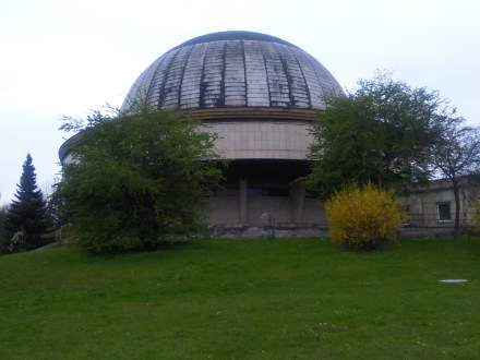 Uczniowie w Planetarium