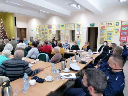 Uczestnicy debaty ewaluacyjnej pt. „Porozmawiajmy o bezpieczeństwie - Możesz mieć na nie wpływ”. Istebna 2021.