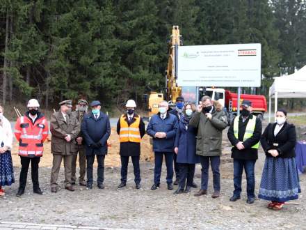 Stanisław Szwed - Wiceminister Rodziny i Polityki Społecznej, Grzegorz Puda-  Minister Rolnictwa i Rozwoju Wsi, Łucja Michałek- Wójt Gminy Istebna, Jan Kawulok - Przewodniczący Sejmiku Śląskiego, Stanisław Legierski -  Przewodniczący Rady Gminy Istebna, R