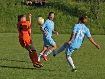 UKS Gimnazjum Istebna - Jaskółki Chorzów 2:1