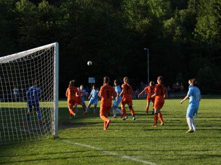 UKS Gimnazjum Istebna - Jaskółki Chorzów 2:1