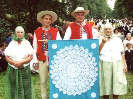 Jan Zowada w asyście koniakowskiej w Kalwarii