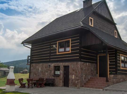 Drewniany domek widok zewnętrzny