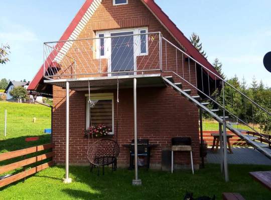Domek widok z zewnątrz