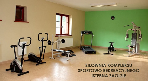 Sprzęt sportowy na siłowni