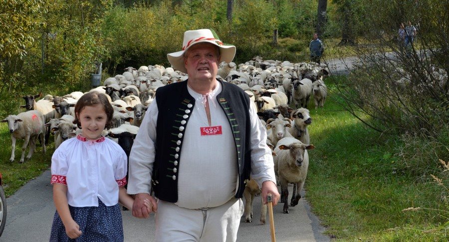 Henryk Kukuczka z wnuczką Gabrysią