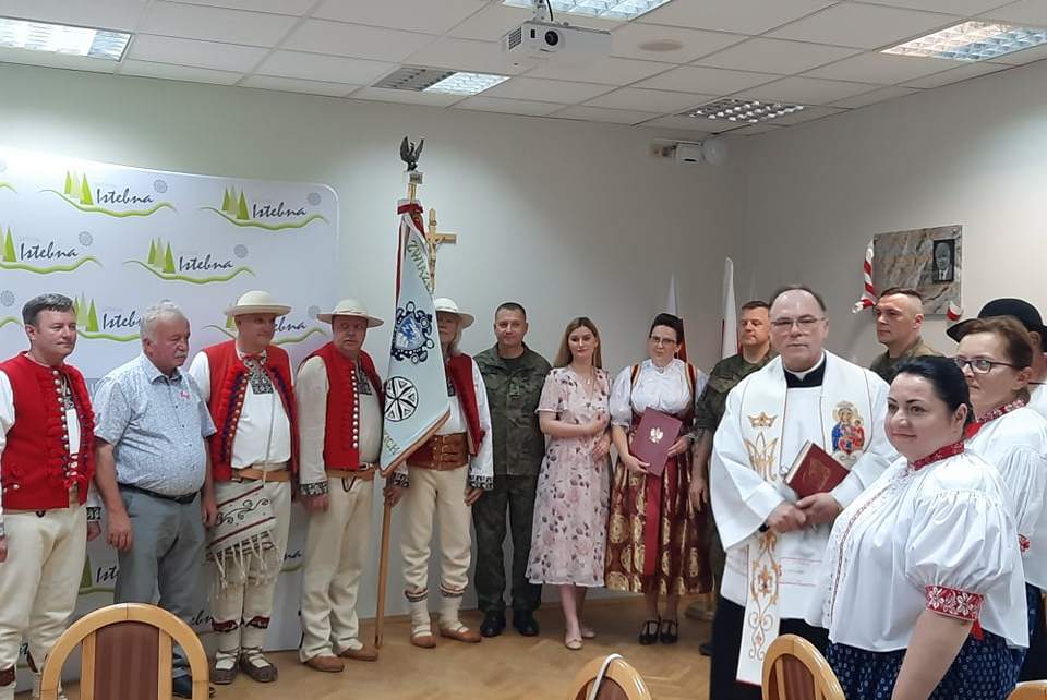 Uroczystość poświęcenia tablicy ku czci Lecha Kaczyńskiego