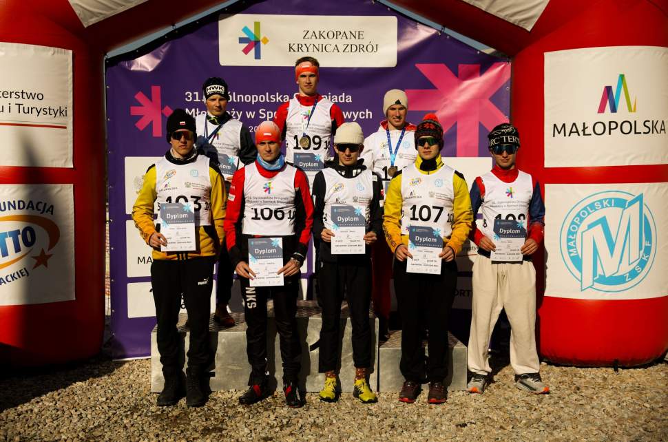 Trzykrotny złoty medalista Filip Juroszek na najwyższym stopniu podium (109) foto: OOM facebook