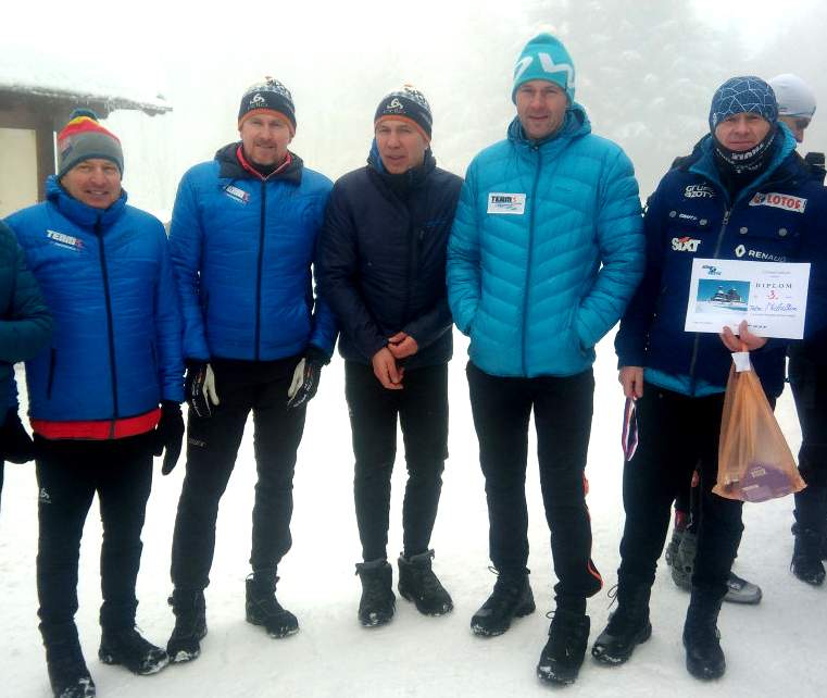 Od prawej: Piotr Michałek, Grzegorz Legierski, Jan Łacek, Kazimierz Legierski oraz Jóżef Michałek - trener i ciągle czynny zawodnik (foto: nabiegowkach.pl)